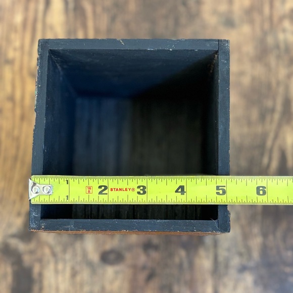 Japanese wood box - perfect for a plant - Picture 7 of 7